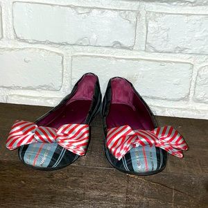 Coach • (8) Poppy Cambria Bow Flats